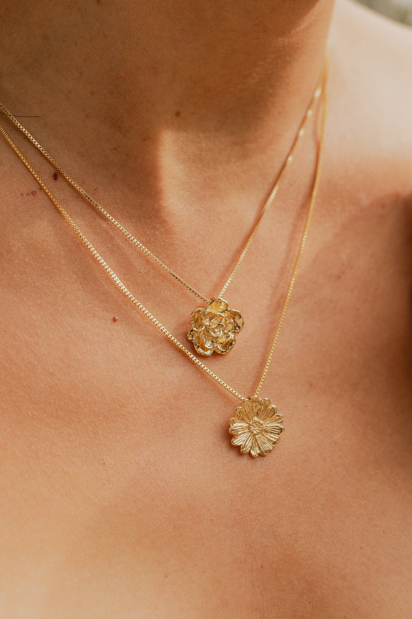 COLLAR ENTRE FLOR, MARZO- FLOR DE CEREZO