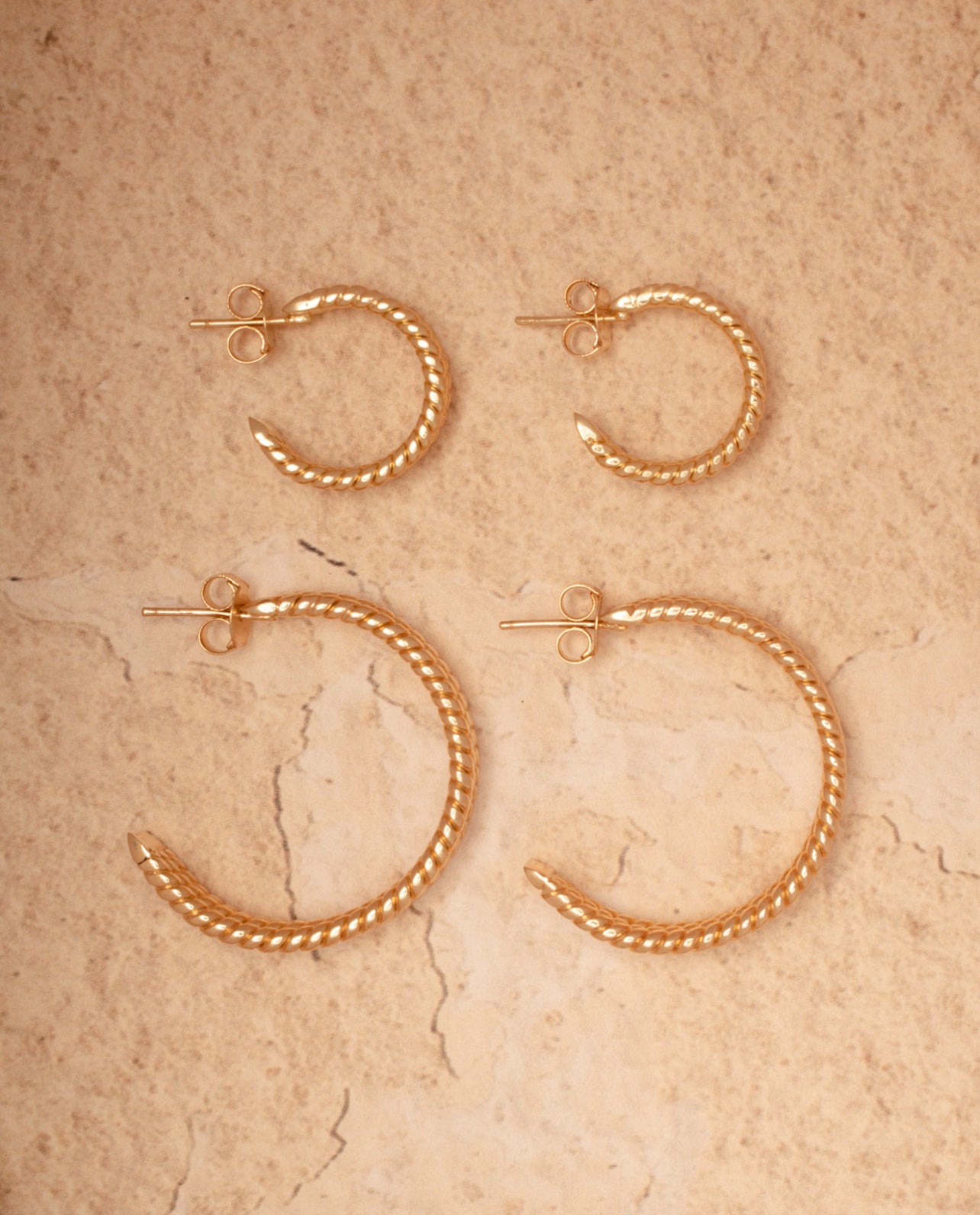 ARRACADA MIMBRE GRANDE TEJIDO DELGADO