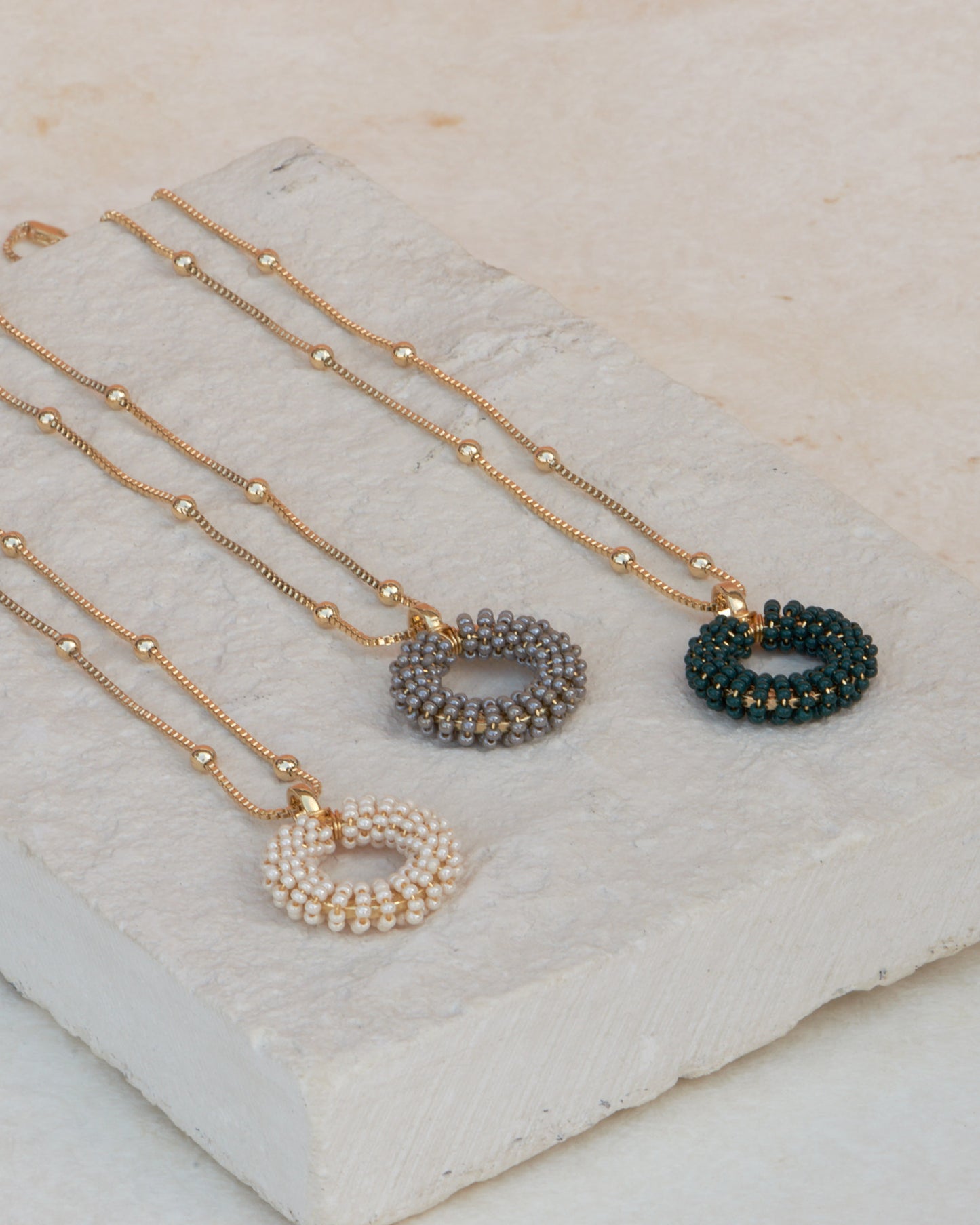 COLLAR AMARANTO- VERDE